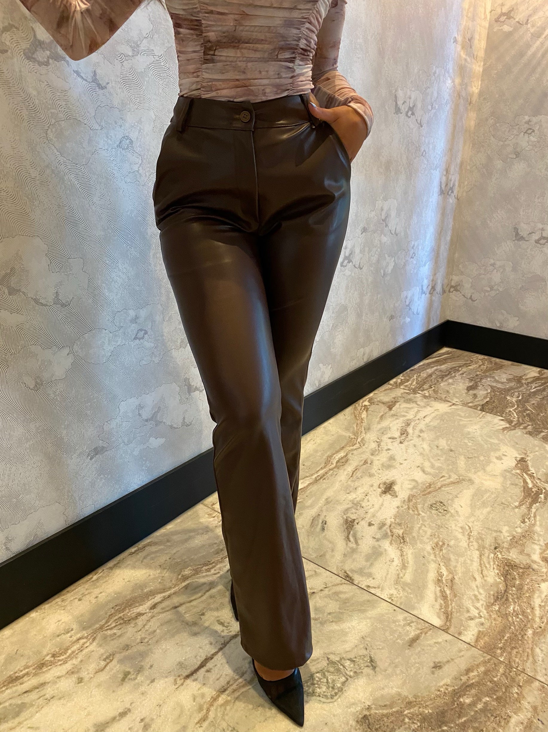 Lyra l Leather elegant trousers